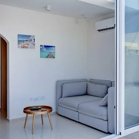 Cosy 1br Penthouse With Terrace, Great Location Apartamento Gzira
