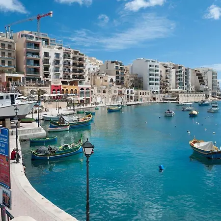 Διαμέρισμα Cosy 1br Penthouse With Terrace, Great Location Gzira