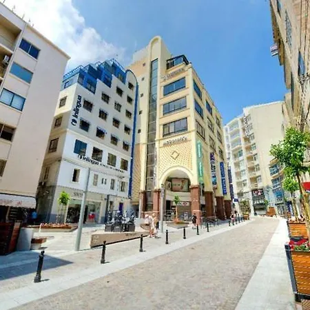 Cosy 1br Penthouse With Terrace, Great Location Διαμέρισμα Gzira