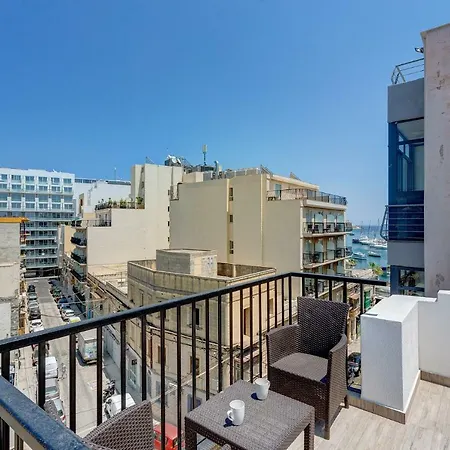 Cosy 1br Penthouse With Terrace, Great Location Gzira