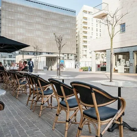 Cosy 1br Penthouse With Terrace, Great Location Διαμέρισμα *